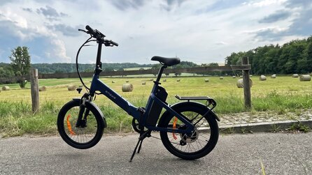 Starker Motor + hydraulische Bremsen für 1.100 Euro: Warum dieses Klapp-E-Bike fast der ultimative Pendler-Tipp wäre