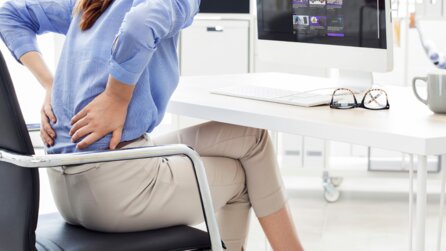 Schreibtisch, Stuhl und Monitor ergonomisch einrichten: Anleitung für eine bessere Sitzhaltung