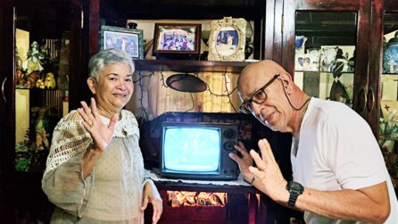 »Auf diesem TV haben wir die Berliner Mauer fallen sehen« – Eine Familie tauscht nach 39 Jahren ihren Uralt-Fernseher aus und Samsung stellt ihn direkt in ein Museum