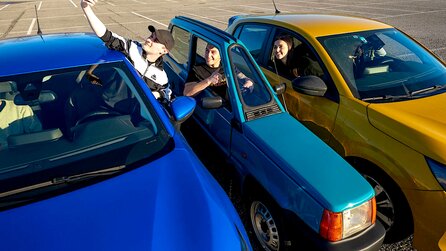 Er kam es ins Guinness-Buch, weil er die Breite eines Fiat Panda auf nur 50,2 Zentimeter reduziert hat und damit das schmalste fahrbare Fahrzeug der Welt erschuf