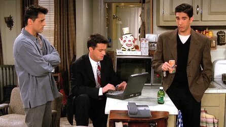 »Ich hab ein brandheißes Computerspiel«: Was Chandler in Friends nicht vergönnt war, holt 2 Jahrzehnte später ein Fan für ihn nach