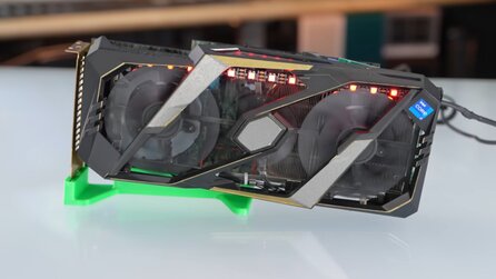 Die sonderbare »Geefarce RTX 5027 POS«: Was wie eine GPU aussieht, ist in Wahrheit ein kompletter Gaming-PC