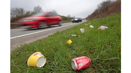 KI-Überwachung auf der Autobahn - Großbritannien will Müll vermeiden