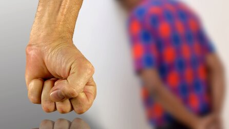 »100 Schläge ins Gesicht« - Erschreckender Missbrauch in Gaming-Studio kommt ans Licht, das an Age of Empires 4 und Assassins Creed mitgearbeitet hat