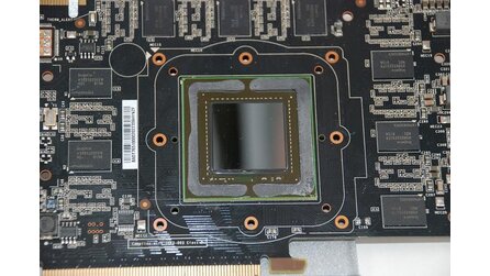 GT200 nackt - Bild eines GT200 ohne Heatspreader
