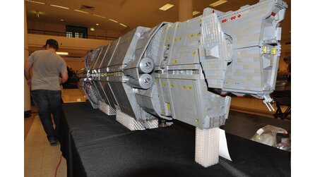 Halo - Bilder vom Lego-Nachbau der »Pillar of Autumn«