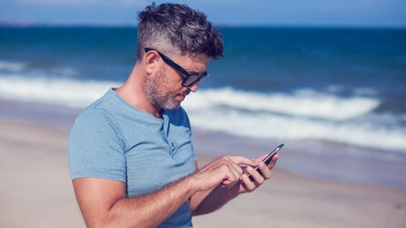 Wenn auf dem Handy bei strahlender Sonne mal wieder nichts erkennbar ist: Auf diesen Wert solltet ihr achten