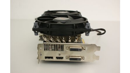 Edel-Grafikkarten.de Radeon HD 5850 Prolimatech MK-13 Edition - Übertaktet und mit riesigem Kühler für 350 Euro