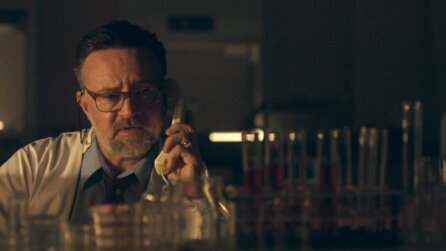 In Steeltown Murders wird eine Mordserie auf gleich zwei unterschiedlichen Zeitebenen untersucht