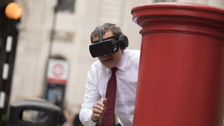 Johnny English 3 - Neuer Trailer zur Action-Komödie zeigt Rowan Atkinson mit VR-Brille