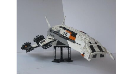 Mass Effect 2 - Normandy SR-2 aus Lego