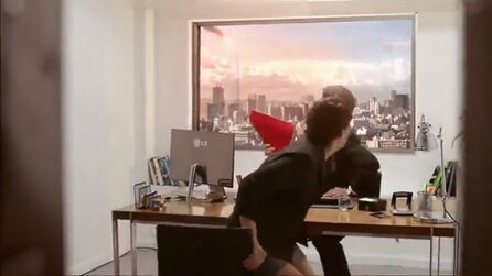 LG verängstigt Job-Bewerber - Ultra-HD-TV als Bürofenster zeigt Meteoriten-Einschlag