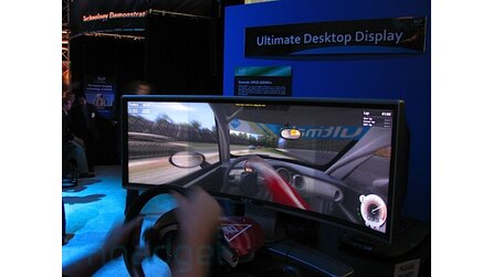 NEC - Ebenfalls gebogenes Display auf der CES