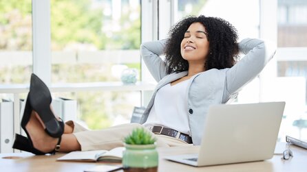 Die 5-Tage Woche ist überholt: Studie zeigt, dass wir sowieso nur vier Tage arbeiten