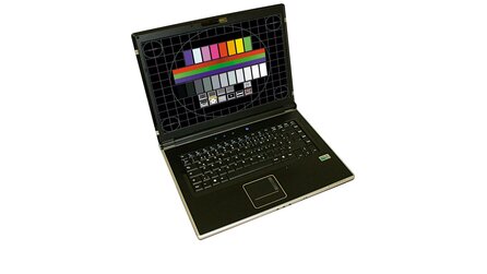 One D8425 - Schnelles Notebook mit mittelmäßiger Verarbeitung