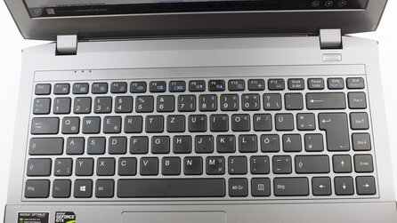 One GameStar-Notebook 13 - Bilder