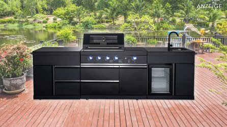 So dekadent geht Grill: Diese Outdoorküche ist über 3 Meter lang und hat einen integrierten Getränkekühlschrank!