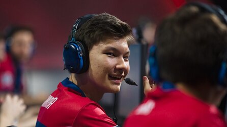 Overwatch League - Spieler handelt Jahresgehalt von 150.000 Dollar aus, Mutter muss Vertrag unterzeichnen