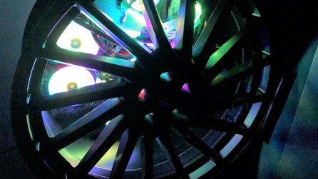 Bastler baut sich einen PC in einer Autofelge