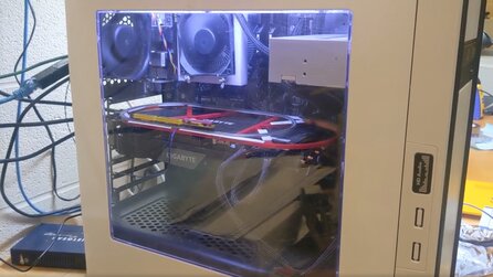 PC-Modder installiert eine funktionierende Modelleisenbahn auf seiner Grafikkarte
