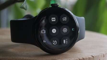 Teaserbild für Für Galaxy Watch + Co.: Ein wichtiges Update soll bald dafür sorgen, dass ihr sie länger am Handgelenk tragen könnt
