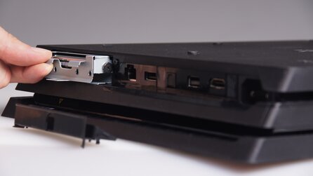 PlayStation 4 Pro - So tauscht ihr die Festplatte