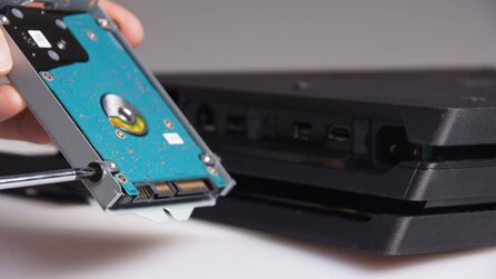 PlayStation 4 Pro - Festplatten-Tausch