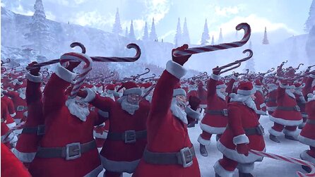 Weihnachtsmänner gegen Pinguine - Video zeigt kuriose Massenschlacht