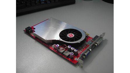 Sapphire Radeon X800 GTO2