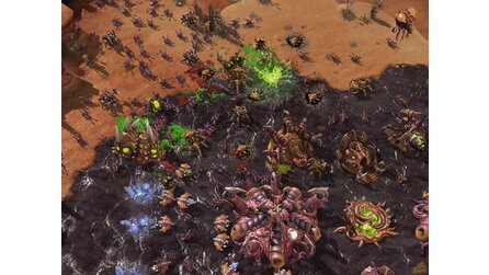 StarCraft 2 - Erstmals Bilder und Video von den Zerg-Einheiten