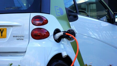 So viel nachhaltiger sind E-Autos 2026 im Vergleich mit Verbrennern