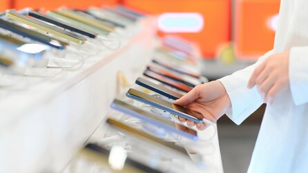 Größter Einbruch seit 14 Jahren: Handys liegen wie Blei in den Regalen – wie alt ist eures?