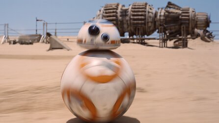 Star Wars 7 - Kleiner Star-Wars-Roboter BB-8 reagiert auf den Film