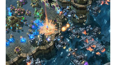 StarCraft 2 - Screenshots zeigen effektvolle Schlachten