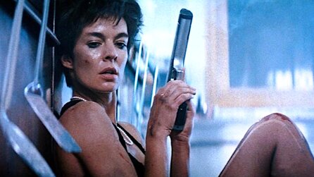 Im Actionfilm Nikita soll eine verurteilte Mörderin zur Auftragskillerin ausgebildet werden