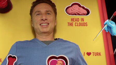 Scrubs: Im neuen Teaser zu Staffel 2 streiten sich Elliott und Turk um J.D.s Herz – während er auf dem OP-Tisch liegt
