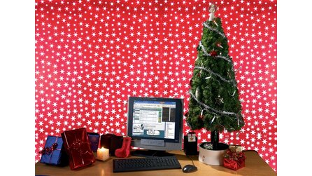 Weihnachten - Der PC im Weihnachtsbaum