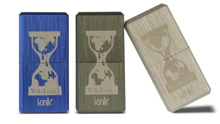 USB-Sticks mit Wikileaks-Logo - Einnahmen sollen Whistleblower-Plattform unterstützen