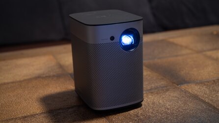 XGIMI Halo im Test: Was taugt der tragbare Minibeamer für das mobile Zocken im Großformat?