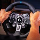 Schnappt euch das Simulator-Lenkrad im Angebot