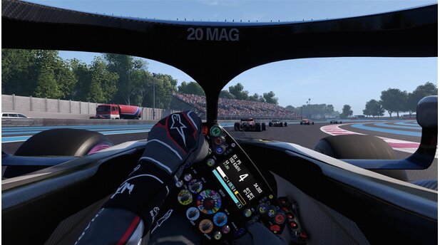 F1 2018Das Halo-System, der Bügel vor dem Cockpit, stellen wir auf Wunsch ab.