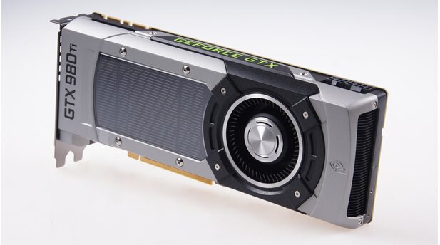 Die Geforce GTX 980 Ti setzt genau wie die GTX Titan X auf den GM200-Chip mit Maxwell-Architektur, allerdings in einer leicht beschnittenen Variante.