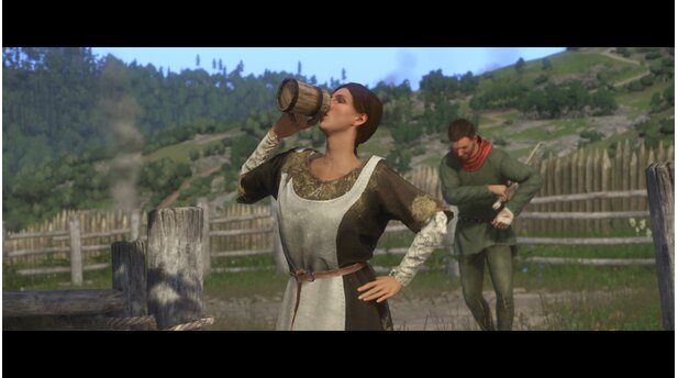 Theresa ist eine starke Frau, die sich nicht unterkriegen lässt. Da darf man sich schon mal einen Schluck von Heinrichs Bier genehmigen.