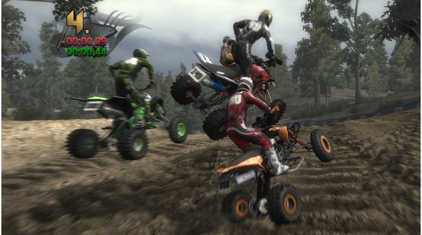 MX vs. ATV ReflexEine typische ATV-Szene: Die Quads springen auf buckligem Terrain umher wie Grashüpfer. Eine Mehrfach-Sturz ist unvermeidlich …