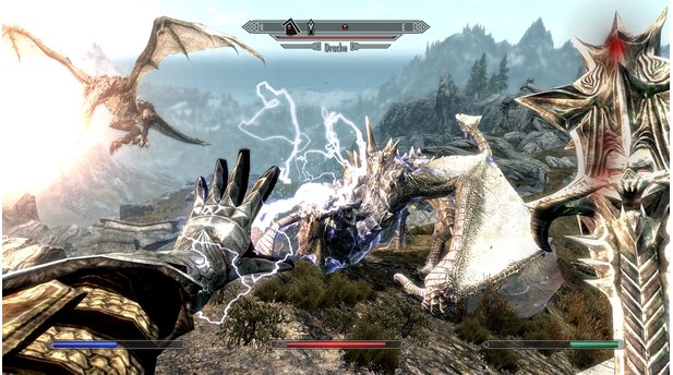 The Elder Scrolls 5: Skyrim (PC-Version)Was ist schwerer als der Kampf gegen einen Drachen? Genau: der Kampf gegen zwei Drachen! Im Gebirge stoßen wir gleich auf zwei Flatterviecher, einer spuckt Feuer, der andere Eis.