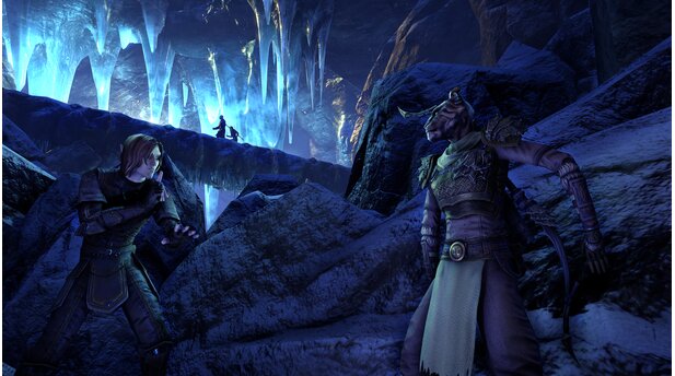 Gemeinsam mit unserem Verbündeten Fennorian (links) belauschen wir eine Intrige.