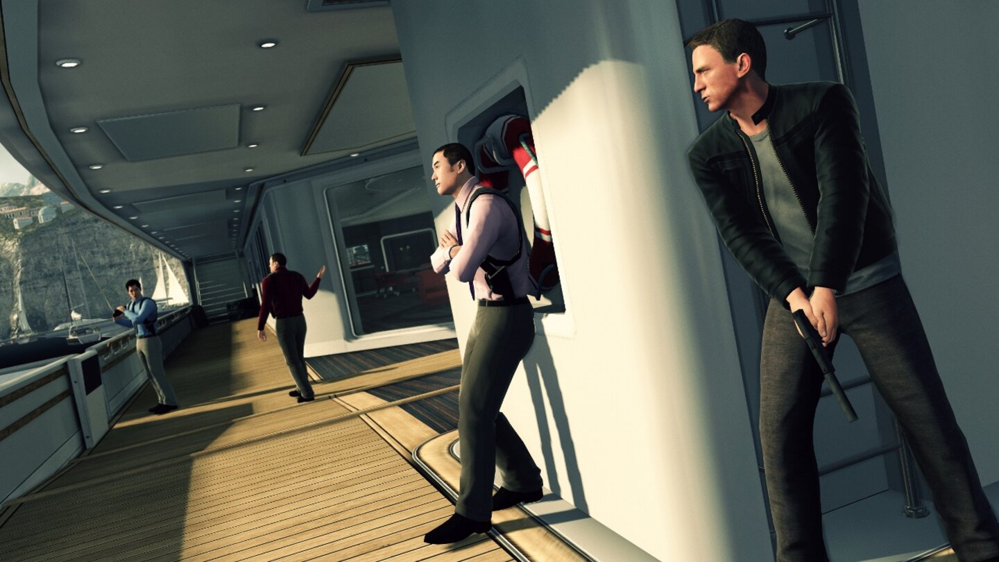 Flop: James Bond: Blood Stone (Ps3, Xbox 360; 60%, GamePro 2010) Starke Lizenz, enttäuschendes Spiel. Wirre Geschichte, miese KI und null Abwechslung killten jeden Agenten-Charme. Vom Agenten seiner königlichen Majestät hatten wir uns mehr erwartet.