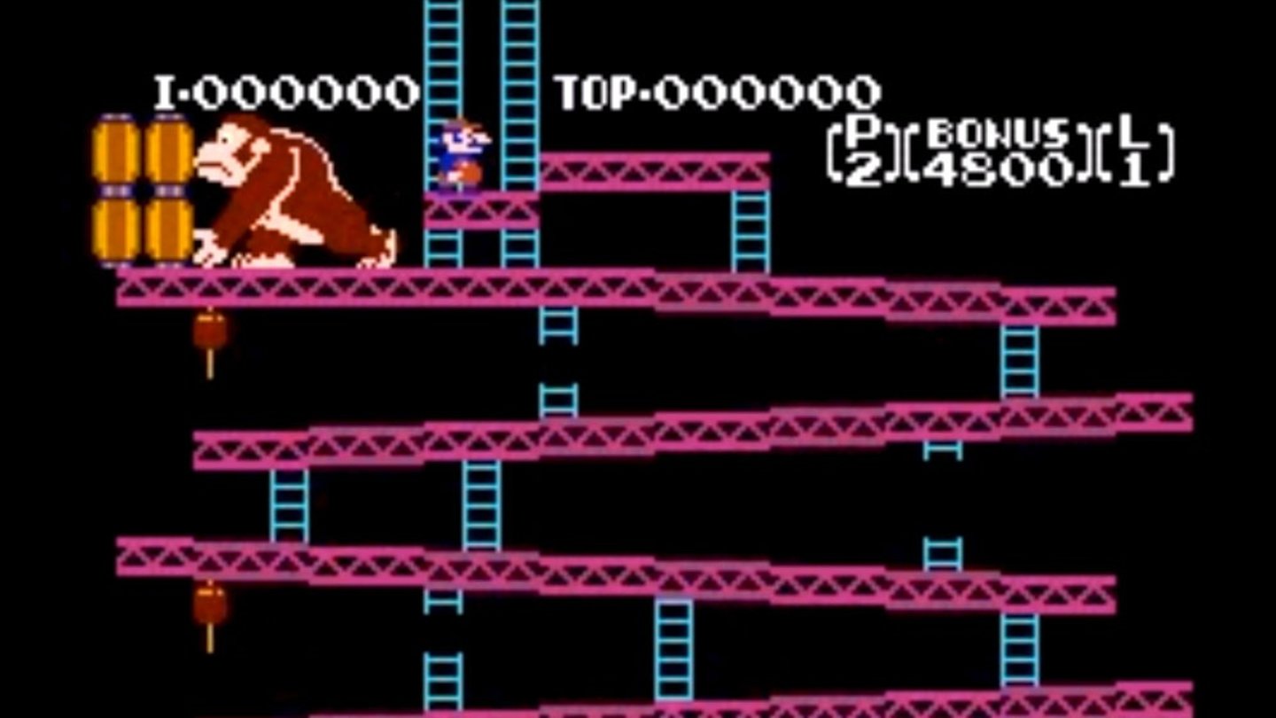 DonkeyKong (1981)Bei Donkey Kong von 1981 handelt es sich gewissermaßen um den Arcade-Urvater der Mario-Spiele, auch wenn der hüpffreudige Klempner hier noch »Jumpman« heißt und Tischler ist. Die Prinzessin muss er im Jump&Run trotzdem retten, und zwar aus den Fängen des namensgebenden Affen Donkey Kong. Die Dame hieß damals übrigens Pauline und nicht Peach.