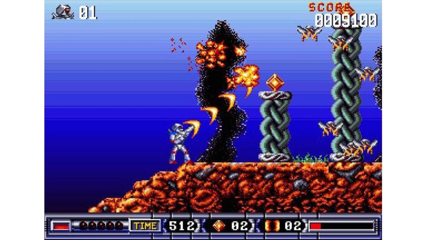 Turrican 2Kaum ein anderes Spiel aus Deutschland besitzt in den 90er-Jahren derartiges Kultpotenzial wie die Vertreter der Turrican-Serie. Teil 2 würzt die Action des Vorgängers mit weitläufigen Levels im Metroid-Stil und bietet verbesserte Grafik sowie einen Ohrwurm-Soundtrack von Chris Hülsbeck. Kurioser Fakt am Rande: Accolade bringt den Titel später als Konsolenumsetzung namens Universal Soldier (passend zum Film mit Jean-Claude van Damme) erneut auf den Markt, und ersetzt den Helden mit einem Marine.