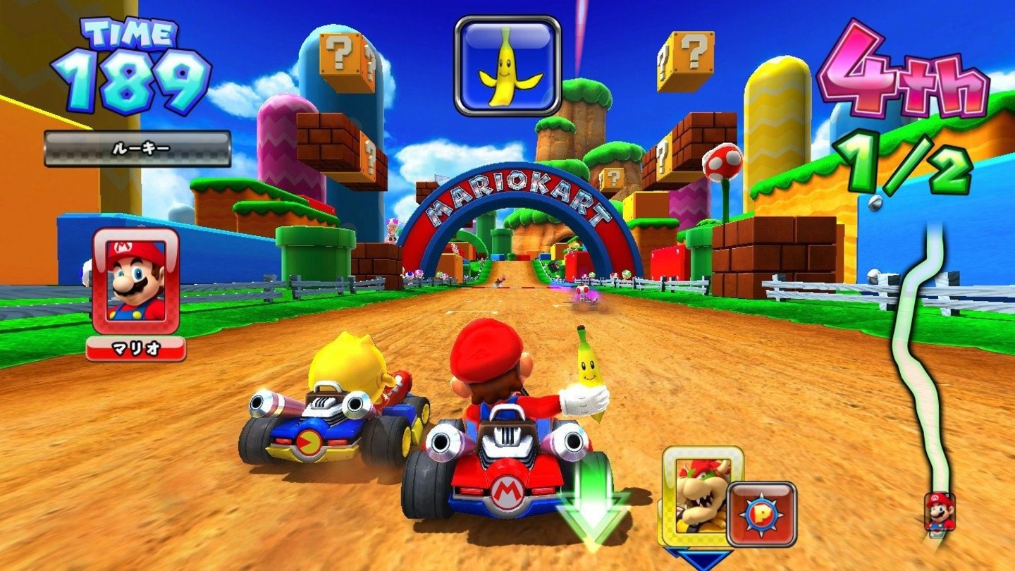 Mario Kart Arcade GP DX (2013)Mario Kart Arcade GP DX ist der zweite Mario-Arcade-Racer, der es bis nach Europa schafft. Obwohl das »DX« im Namen für Deluxe steht, gibt es weniger Strecken als im Original. Der Arcade-Racer bietet zehn neu designte Strecken, die aber immerhin Features wie Unterwasserlevel oder den Gleitschirm aus Mario Kart 7 übernehmen.